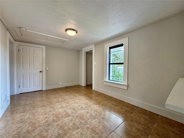 5050 2ND AVENUE N Upper, St Petersburg, FL 33710