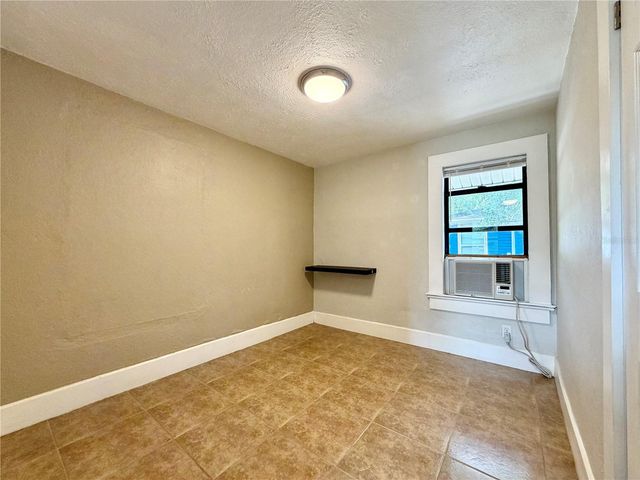 5050 2ND AVENUE N Upper, St Petersburg, FL 33710