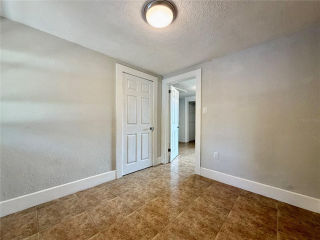 5050 2ND AVENUE N Upper, St Petersburg, FL 33710