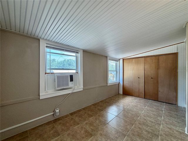 5050 2ND AVENUE N Upper, St Petersburg, FL 33710