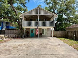 5050 2ND AVENUE N Upper, St Petersburg, FL 33710