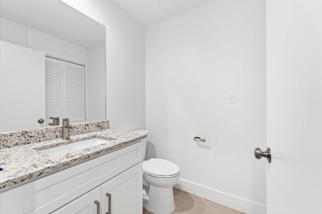 2829 Timmons Lane 202, Houston, TX 77027