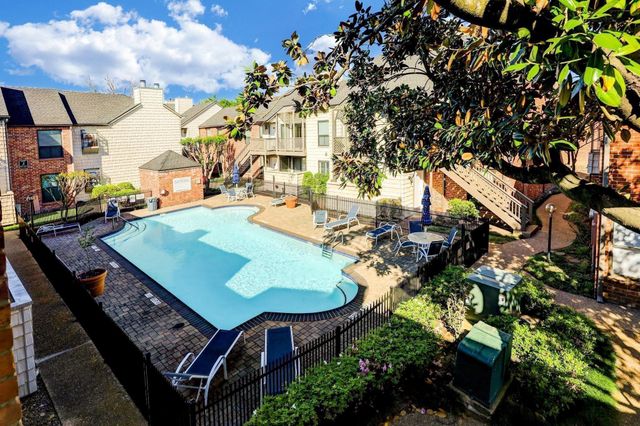 2829 Timmons Lane 202, Houston, TX 77027