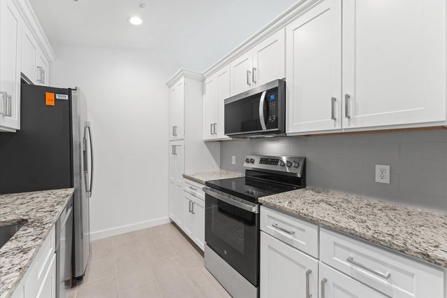 2829 Timmons Lane 202, Houston, TX 77027