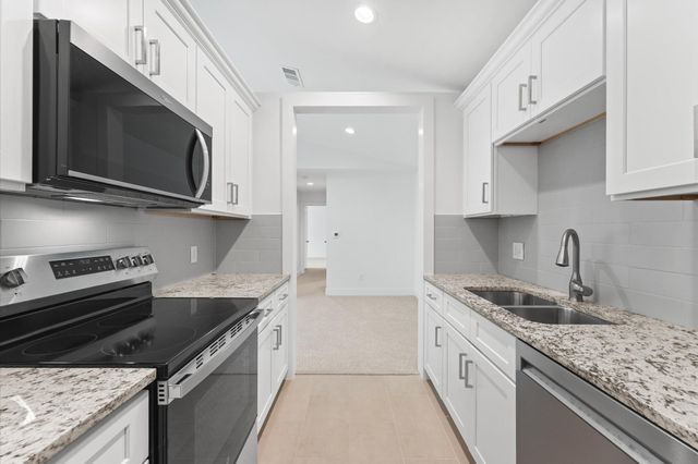 2829 Timmons Lane 202, Houston, TX 77027