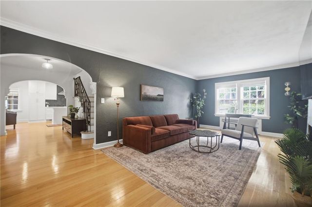 6215 McGee Street, Kansas City, MO 64113