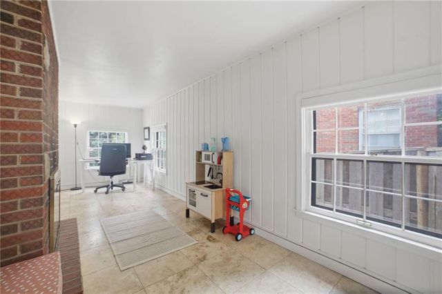 6215 McGee Street, Kansas City, MO 64113