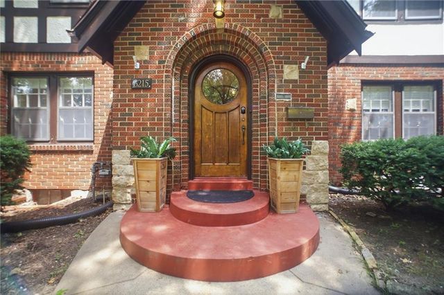 6215 McGee Street, Kansas City, MO 64113
