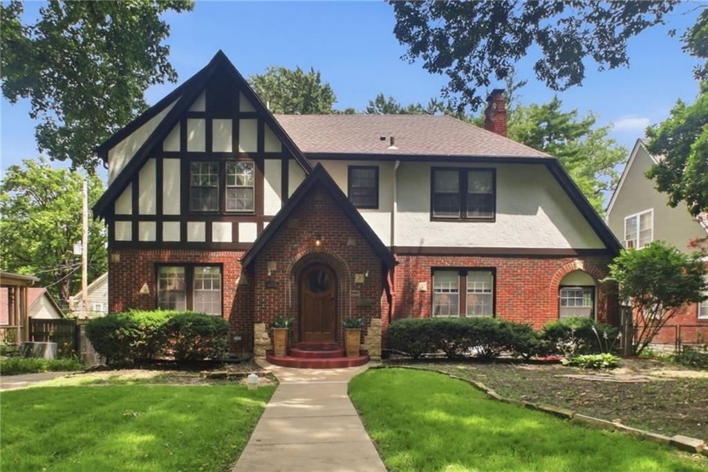 6215 McGee Street, Kansas City, MO 64113