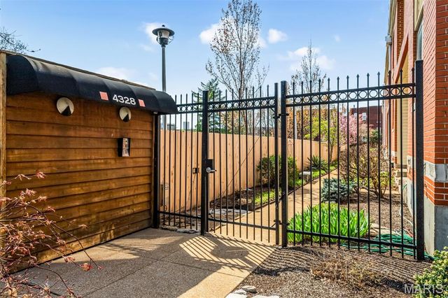 4328 Maryland Avenue 5, St Louis, MO 63108