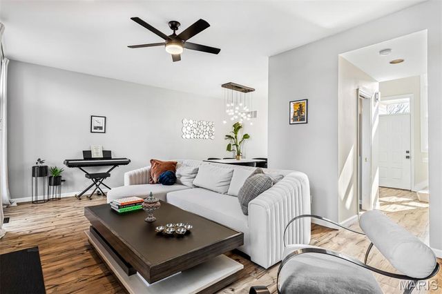 4328 Maryland Avenue 5, St Louis, MO 63108