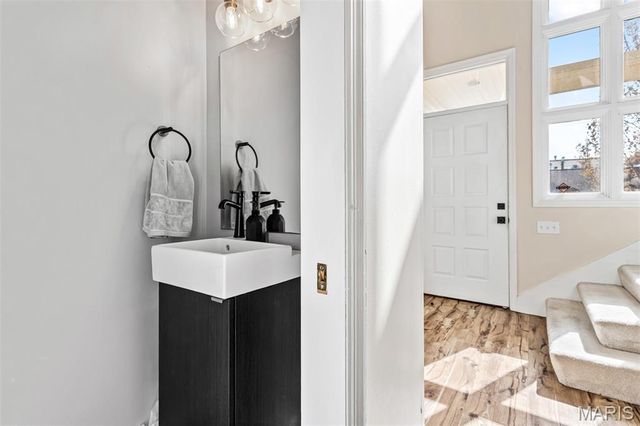 4328 Maryland Avenue 5, St Louis, MO 63108