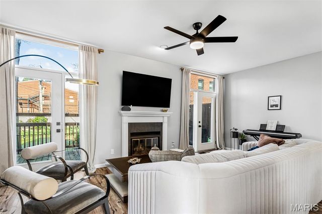 4328 Maryland Avenue 5, St Louis, MO 63108