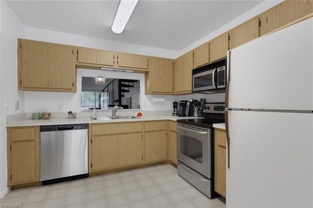 15456 ADMIRALTY CIR 10, North Fort Myers, FL 33917