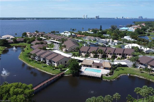 15456 ADMIRALTY CIR 10, North Fort Myers, FL 33917