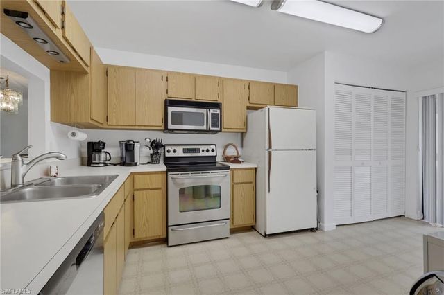15456 ADMIRALTY CIR 10, North Fort Myers, FL 33917