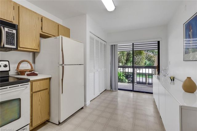 15456 ADMIRALTY CIR 10, North Fort Myers, FL 33917