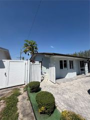 8235 SW 41st Ter 1, Miami, FL 33155