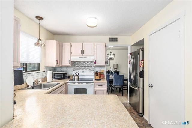 162 Heritage Village D, Southbury, CT 06488