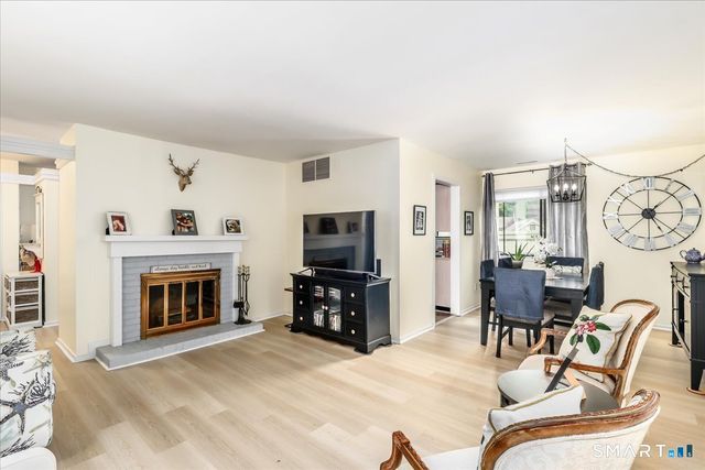 162 Heritage Village D, Southbury, CT 06488