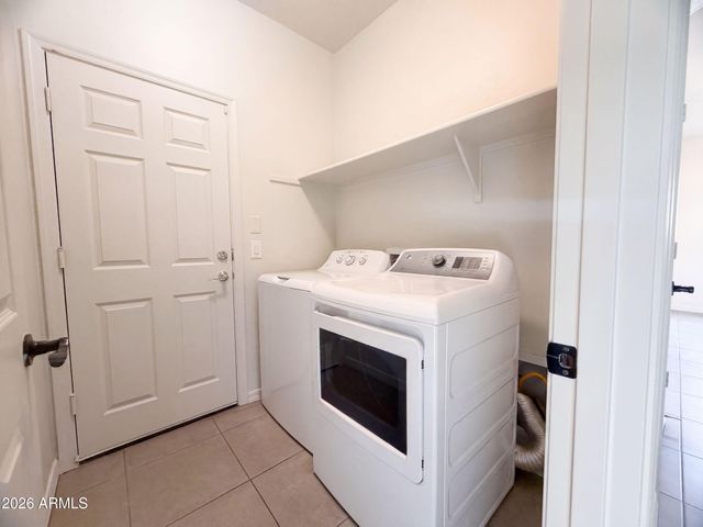 810 W WHISTLING THORN Avenue, San Tan Valley, AZ 85140