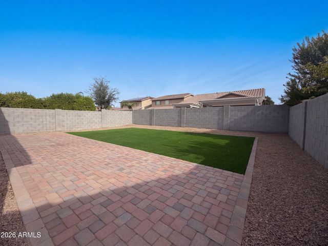 810 W WHISTLING THORN Avenue, San Tan Valley, AZ 85140