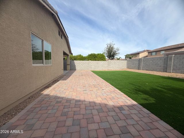 810 W WHISTLING THORN Avenue, San Tan Valley, AZ 85140
