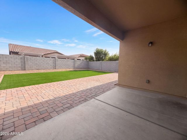 810 W WHISTLING THORN Avenue, San Tan Valley, AZ 85140