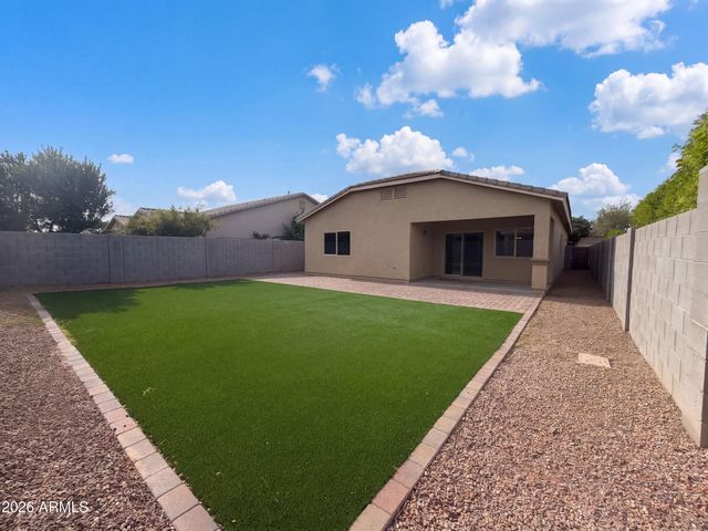 810 W WHISTLING THORN Avenue, San Tan Valley, AZ 85140