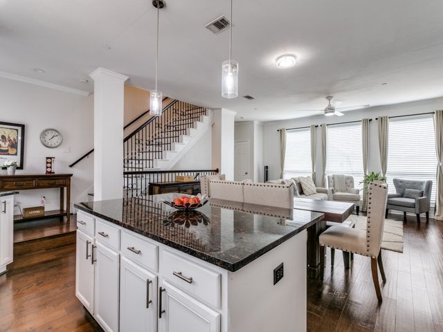 2700 Club Ridge Drive 22, Lewisville, TX 75067