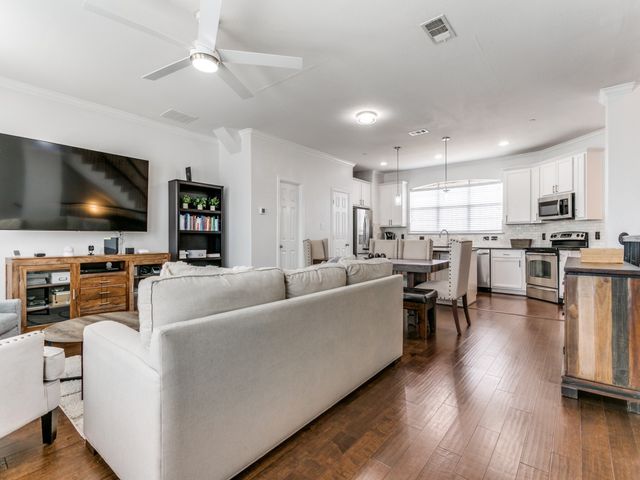 2700 Club Ridge Drive 22, Lewisville, TX 75067