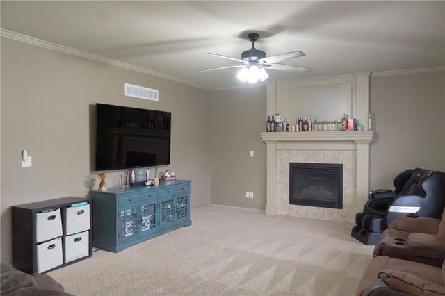 1329 SW MERRYMAN Drive, Lee's Summit, MO 64082