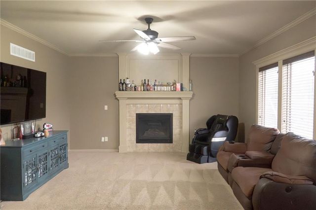 1329 SW MERRYMAN Drive, Lee's Summit, MO 64082