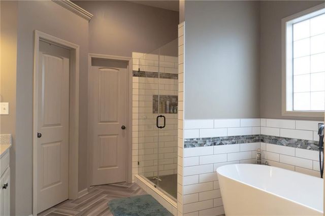 1329 SW MERRYMAN Drive, Lee's Summit, MO 64082