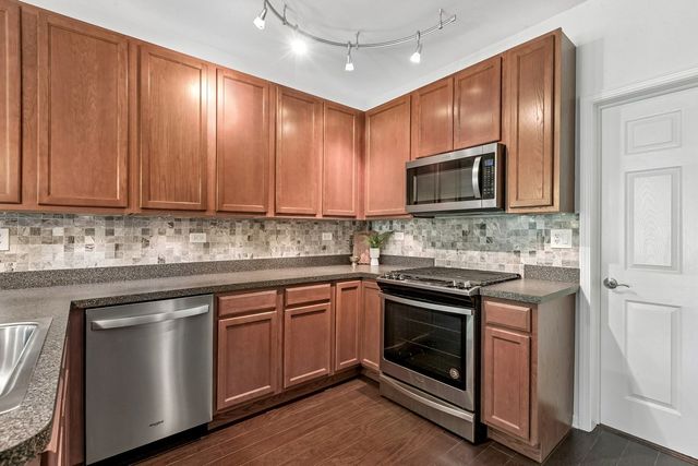 1248 Chesterton Drive, Volo, IL 60020