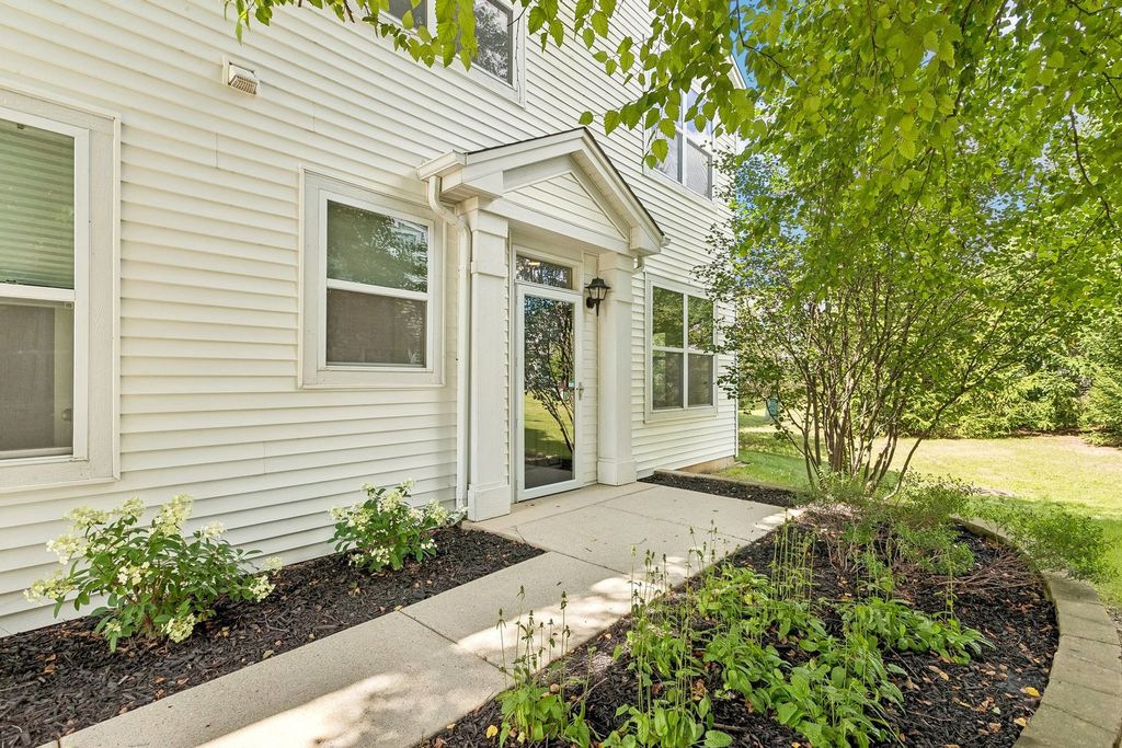 1248 Chesterton Drive, Volo, IL 60020