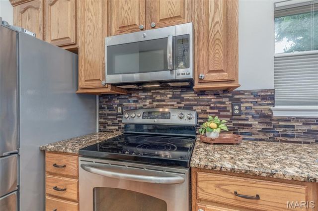 249 E Governor Place, St Charles, MO 63301
