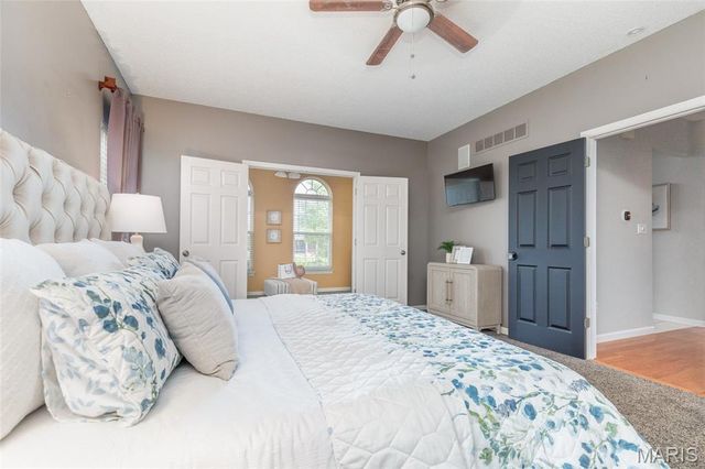 249 E Governor Place, St Charles, MO 63301