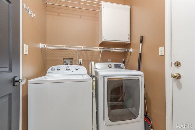 249 E Governor Place, St Charles, MO 63301