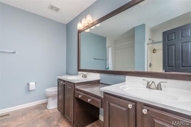 249 E Governor Place, St Charles, MO 63301