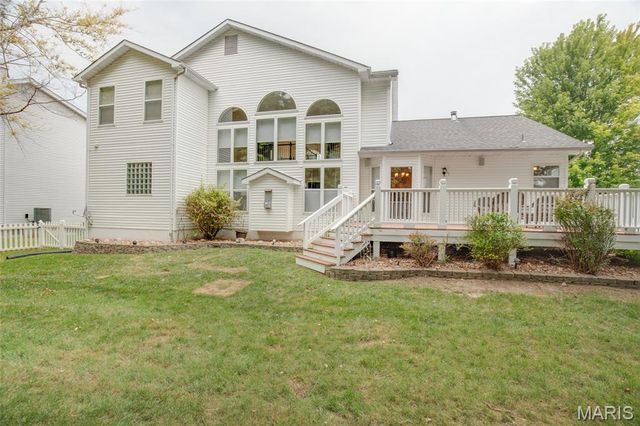 249 E Governor Place, St Charles, MO 63301