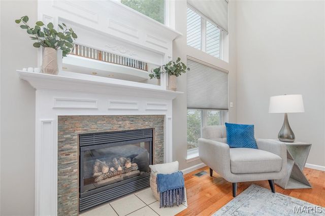 249 E Governor Place, St Charles, MO 63301