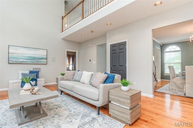 249 E Governor Place, St Charles, MO 63301