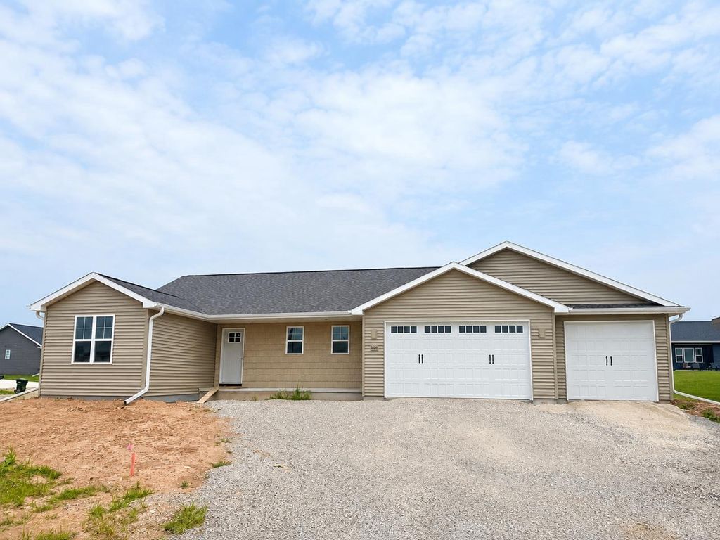 2091 RED FOX LANE, Kaukauna, WI 54130