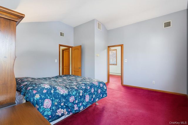 56 Eastview Road, Ronkonkoma, NY 11779