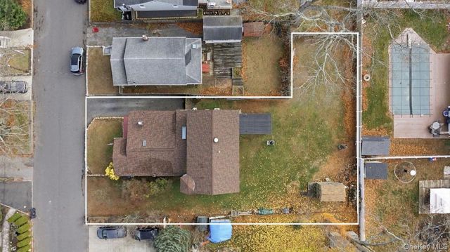 56 Eastview Road, Ronkonkoma, NY 11779