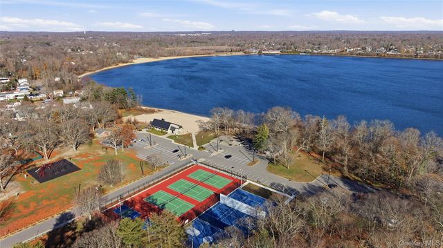 56 Eastview Road, Ronkonkoma, NY 11779