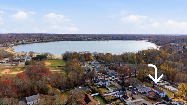 56 Eastview Road, Ronkonkoma, NY 11779