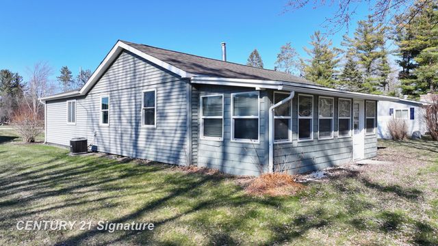 1202 Janice Lane, Beaverton, MI 48612
