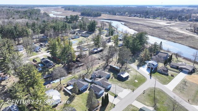 1202 Janice Lane, Beaverton, MI 48612